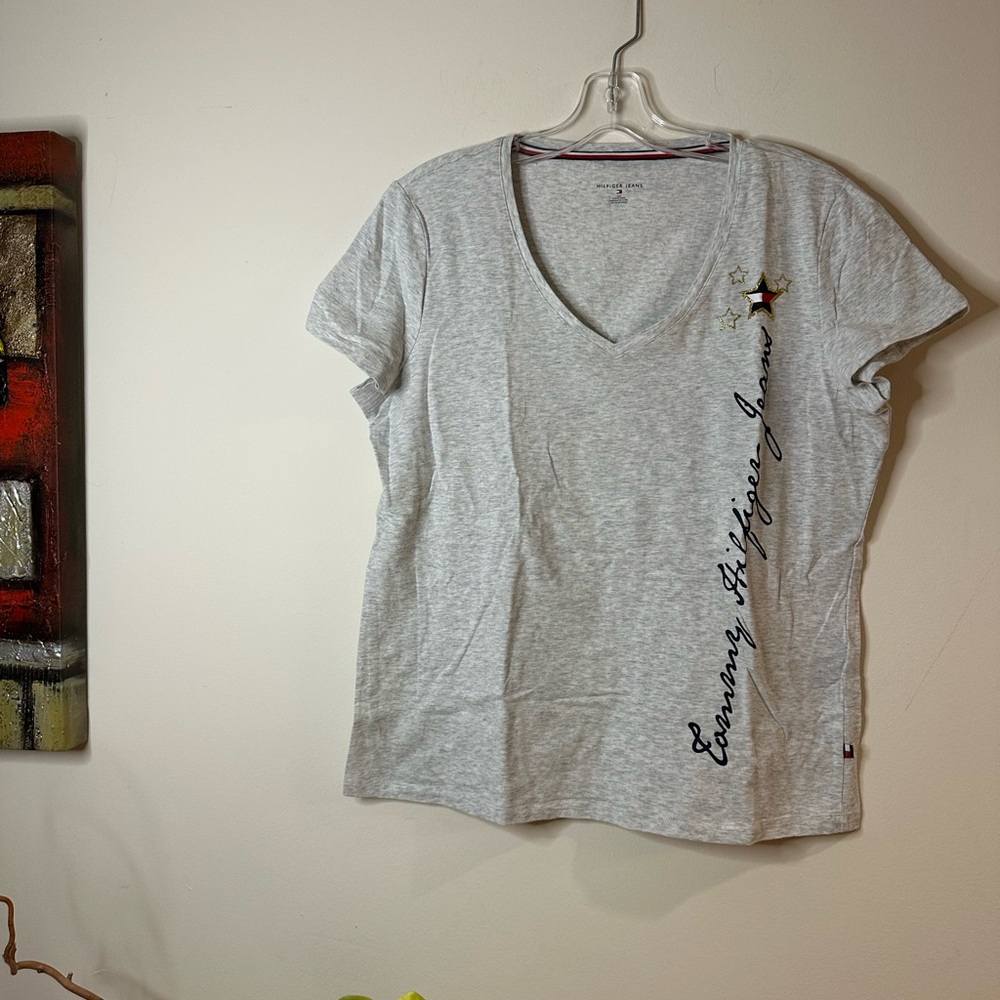 T88- Tommy Hilfiger Gray Short Sleeve V neck Tee with Vertical Lettering